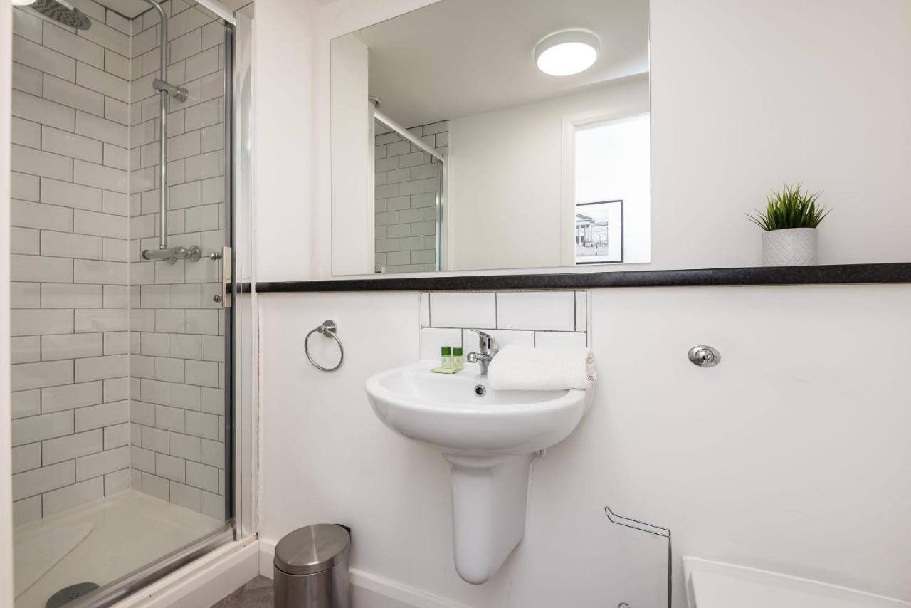Host Apartments - Spacious 3 Bed Apartment With 3 Ensuites Liverpool Eksteriør billede